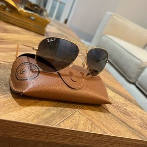 Ray Ban Polarized Aviator Sunglasses with Gold Frame